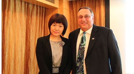 世貿通集團上海總經理Linda與緬因州州長Governor PaulLepage先生合影